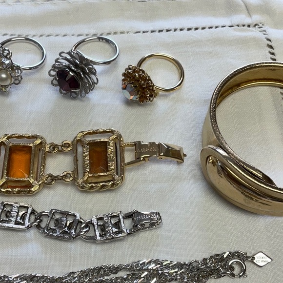 VINTAGE, SARAH COVENTRY CANADA, JEWELLERY BUNDLE - Picture 6 of 10